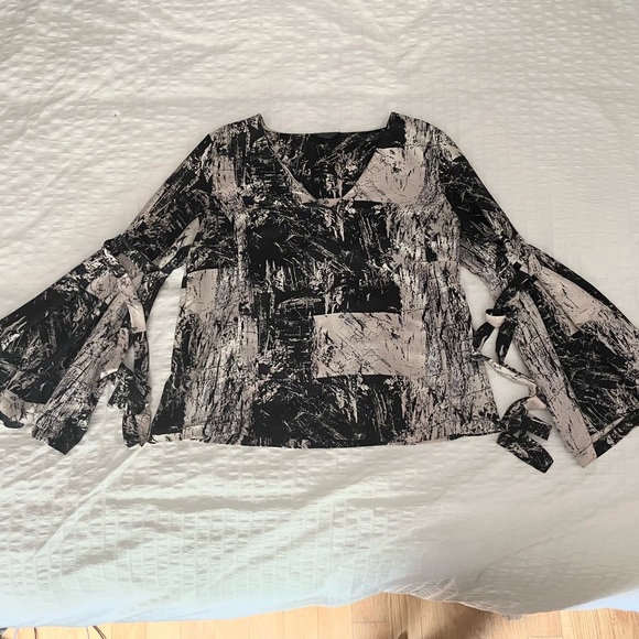 Topshop Bell Sleeve Patterned Shirt - Picture 1 of 5